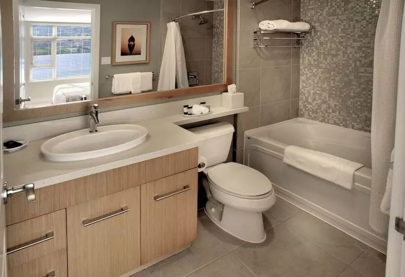 2 Bedrooms Suite 2 Bedrooms Lake View