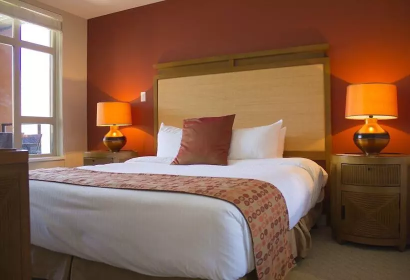 2 Bedrooms Suite 2 Bedrooms Lake View, Watermark Beach Resort