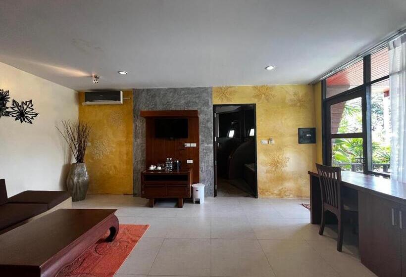 Suite with Terrace, Green Papaya Beach Resort, Koh Phangan