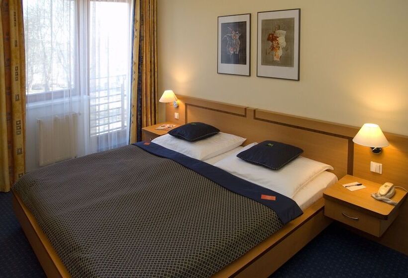 スタンダードルーム, Alley