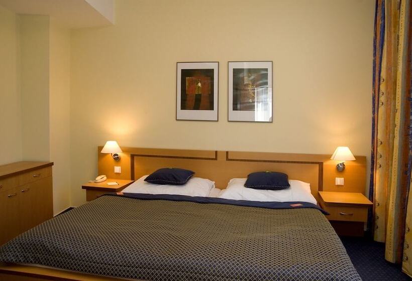 スタンダードルーム, Alley