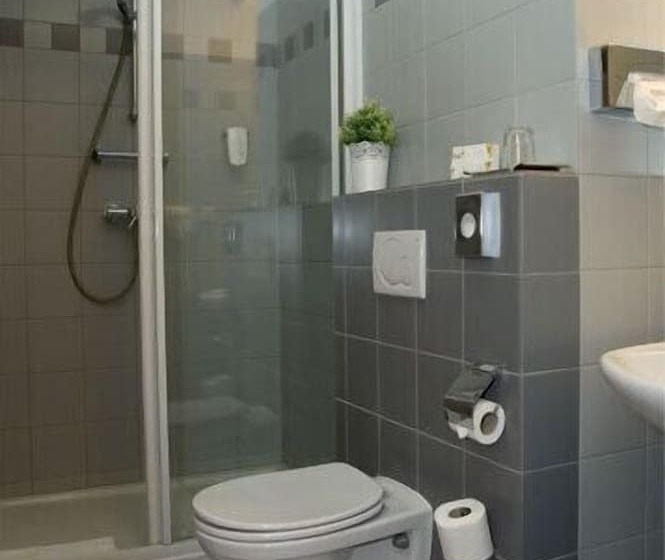 スタンダードシングルルーム, Alley