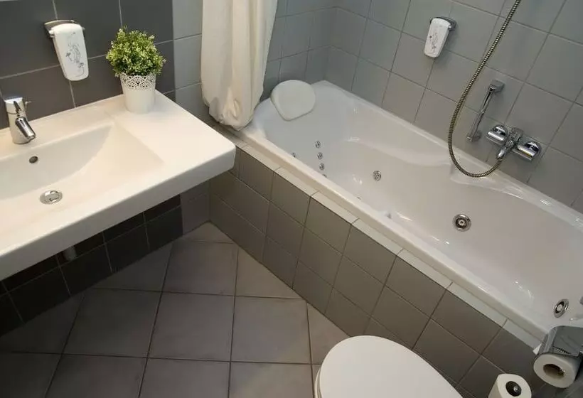 اتاق لوکس, Alley