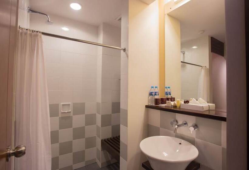 Номер Deluxe, Bintang Flores