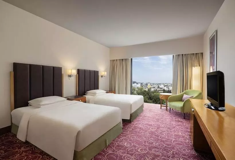 デラックスルーム, Courtyard By Marriott Hyderabad