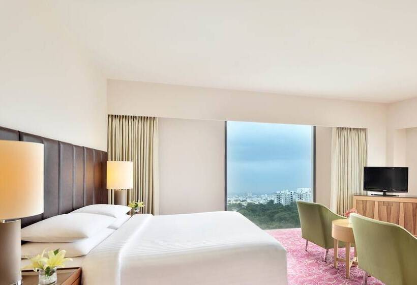 اتاق لوکس, Courtyard By Marriott Hyderabad