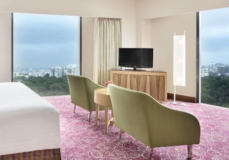 اتاق پرمیوم, Courtyard By Marriott Hyderabad