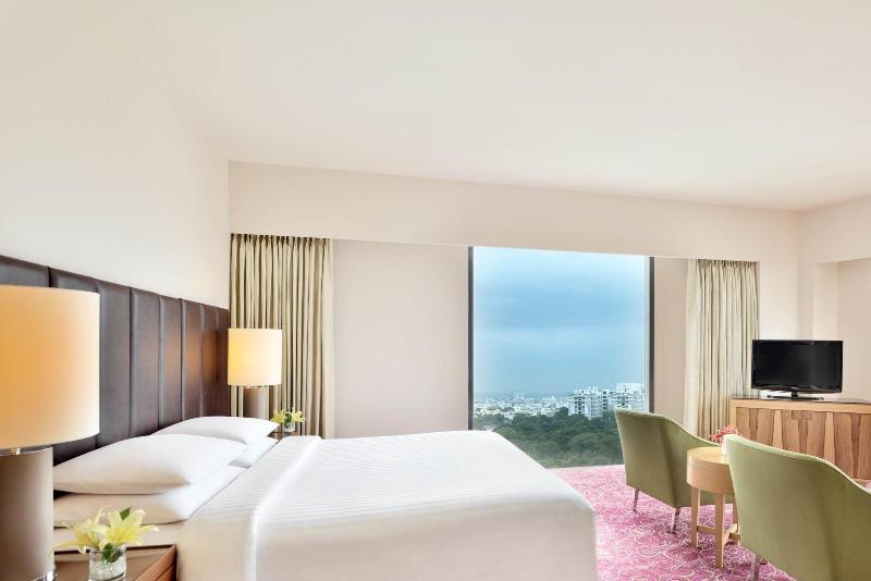 اتاق پرمیوم, Courtyard By Marriott Hyderabad