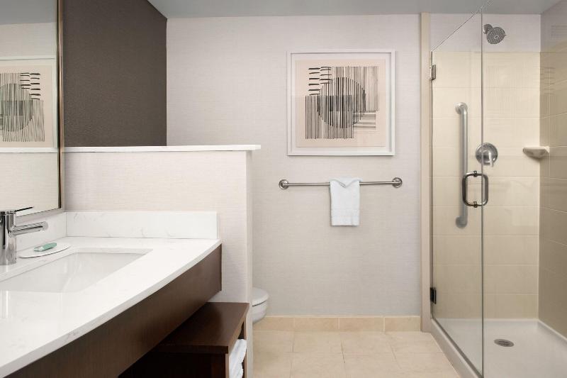 キングサイズベッドのスタンダードルーム, Courtyard Jacksonville Flagler Center