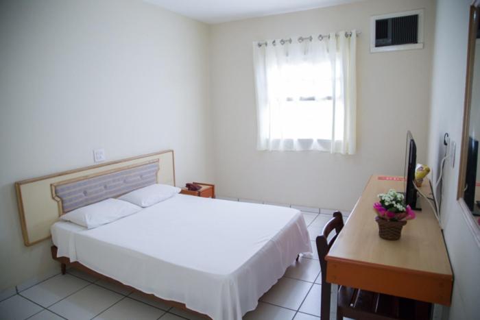 דירת חדר, Dona Beja