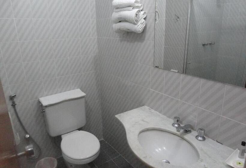 דירת חדר, Dona Beja