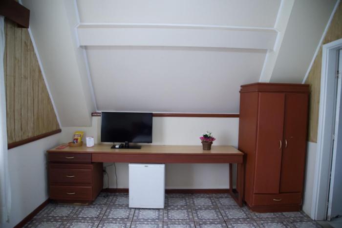 בקתת חדר, Dona Beja