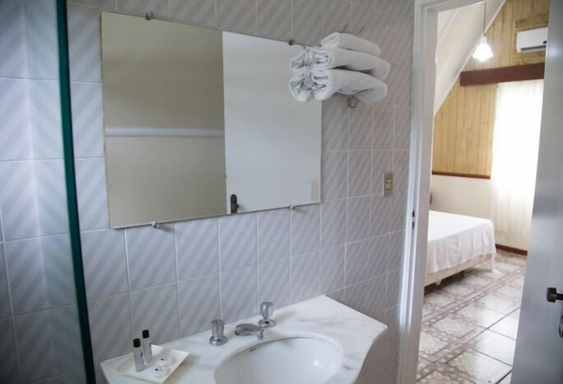 בקתת חדר, Dona Beja