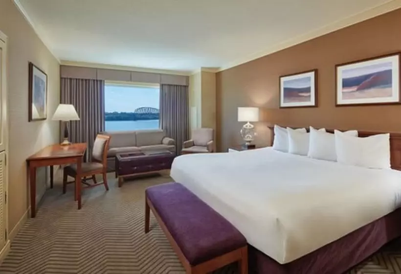 Deluxe room with river view, Harrah S Metropolis Hotel & Casino
