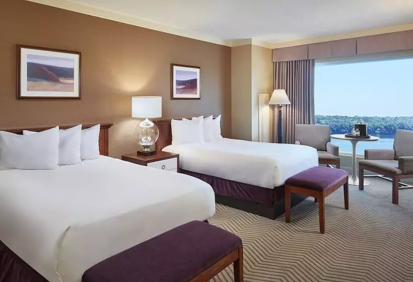Deluxe room with river view, Harrah S Metropolis Hotel & Casino