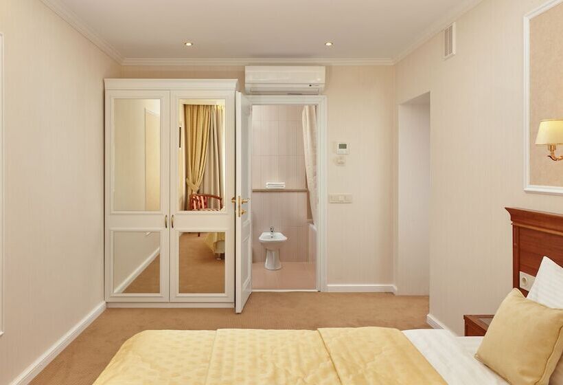 חדר ביזנס, Oktyabrskaya