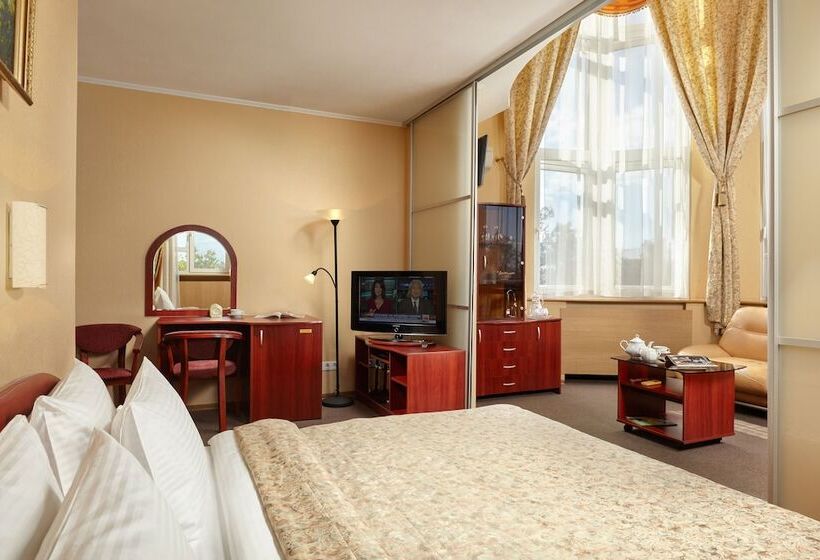 סוויטה, Oktyabrskaya