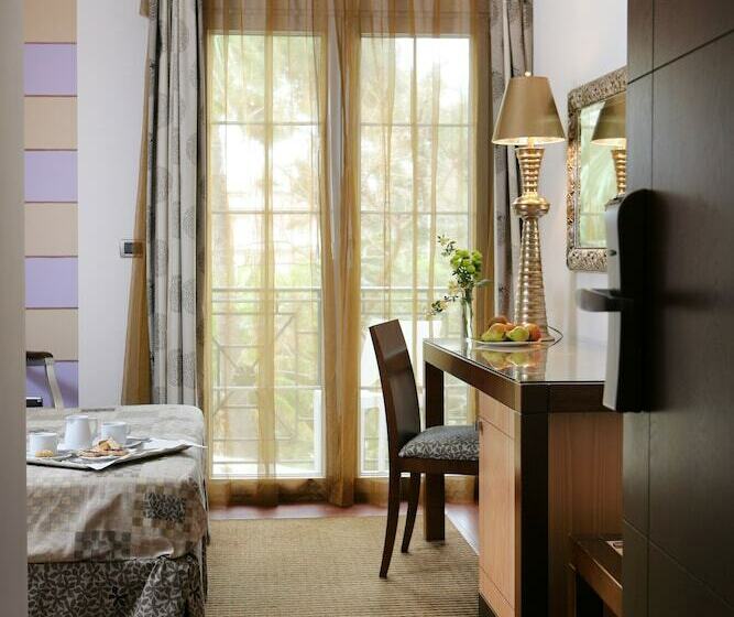 스탠다드 룸, Regent Beach Hotel & Apartments