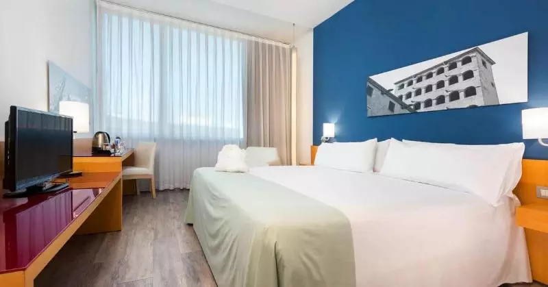 キングサイズベッドのスイートルーム, Sky Point Hotel & Suites   Atlanta Airport