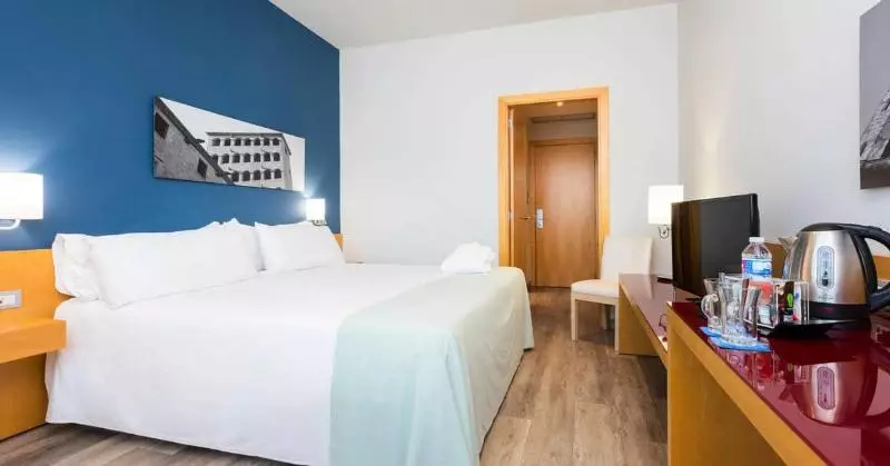 キングサイズベッドのスイートルーム, Sky Point Hotel & Suites   Atlanta Airport