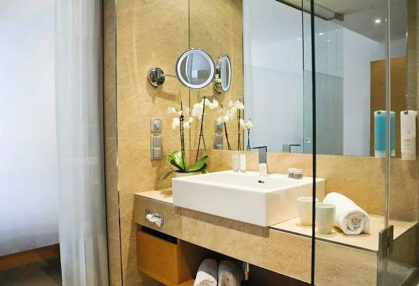 اتاق استاندارد با چشم‌انداز, Tauern Spa Hotel & Therme
