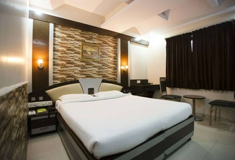 Deluxe Room, Three Star Pvt Ltd