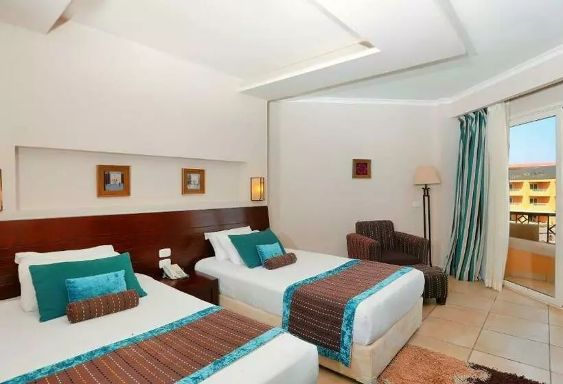 اتاق استاندارد با چشمانداز استخر, Amwaj Beach Club Abu Soma