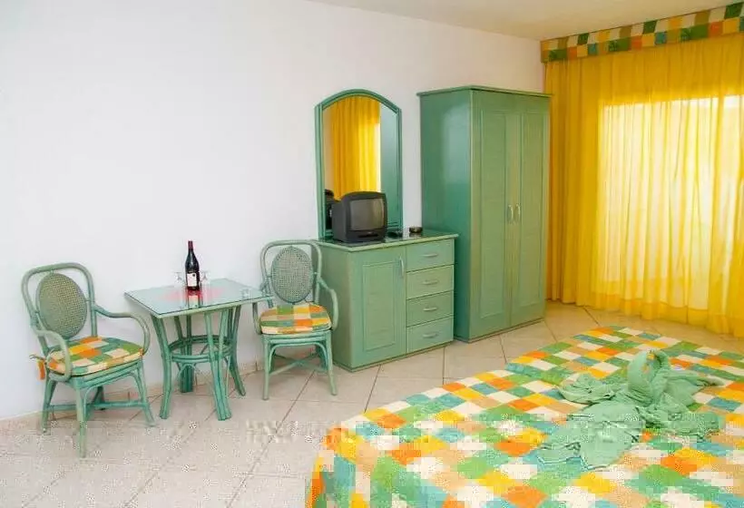 استودیوی استاندارد, Aparthotel Esquinzo y Monte del Mar