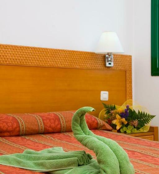 スタンダードスタジオ, Aparthotel Esquinzo y Monte del Mar