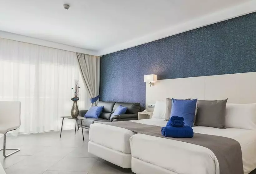 سوییت جونیور با چشم‌انداز جانبی دریا, Aparthotel Esquinzo y Monte del Mar