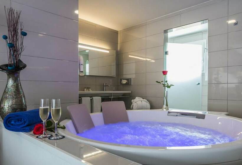 サイドシービュージュニアスイート, Aparthotel Esquinzo y Monte del Mar