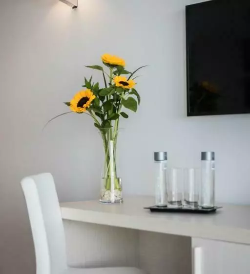 سوییت جونیور, Aparthotel Esquinzo y Monte del Mar