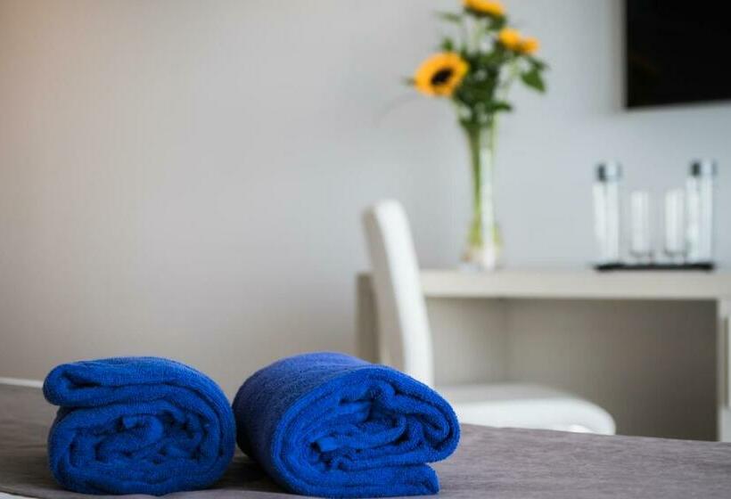 オーシャンビュースタンダードルームバルコニー付き, Aparthotel Esquinzo y Monte del Mar