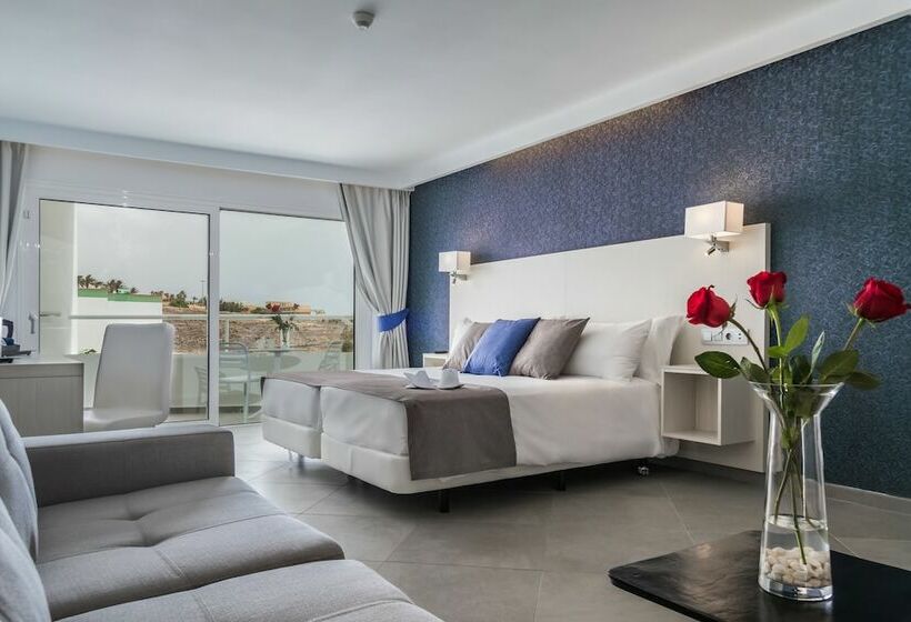 片側に海が見えるデラックスルーム, Aparthotel Esquinzo y Monte del Mar