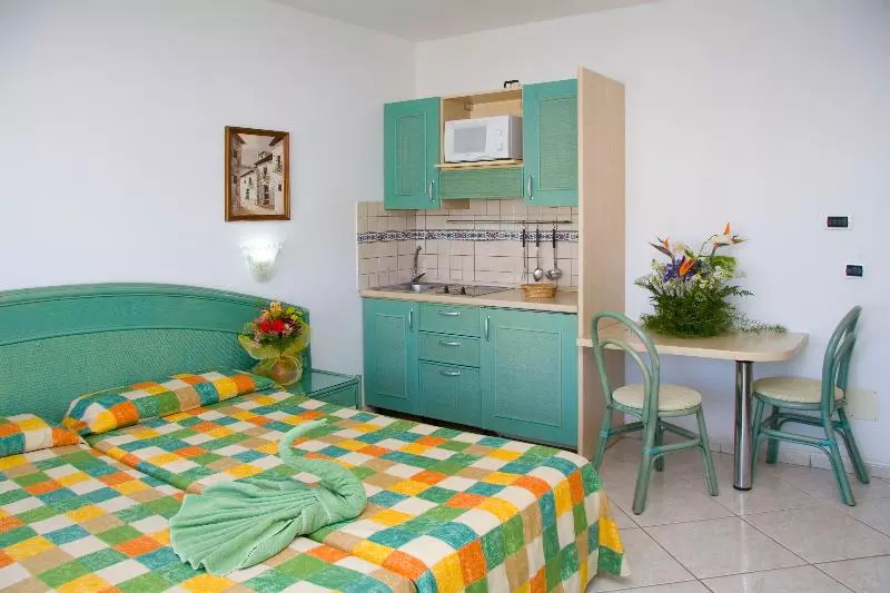 استودیوی استاندارد, Aparthotel Esquinzo y Monte del Mar