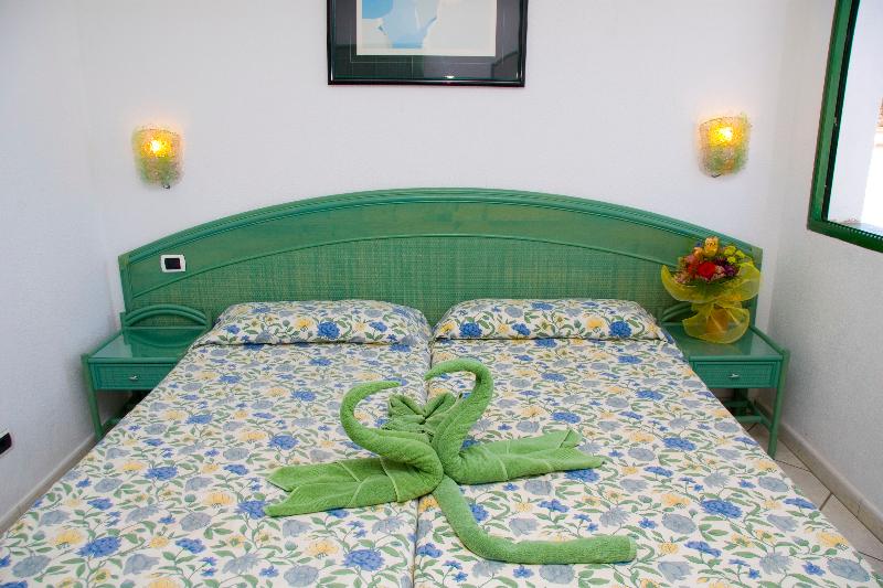 スタンダードスタジオ, Aparthotel Esquinzo y Monte del Mar