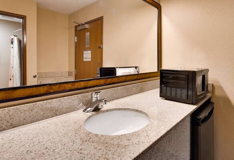 오두막, Best Western Plus Kelly Inn & Suites