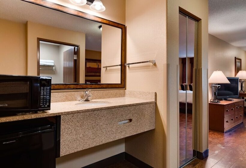 오두막, Best Western Plus Kelly Inn & Suites