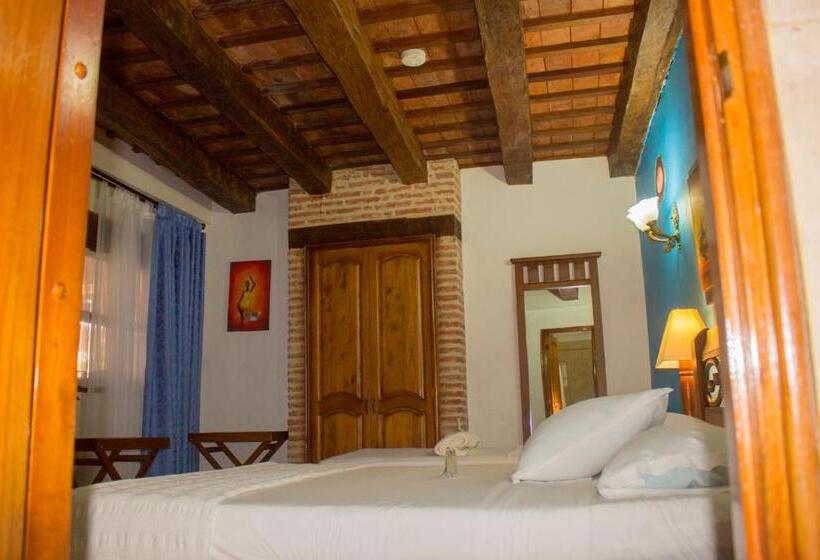 غرفة قياسية, Don Pedro De Heredia