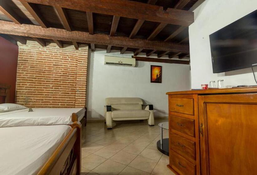 جناح جونيور, Don Pedro De Heredia