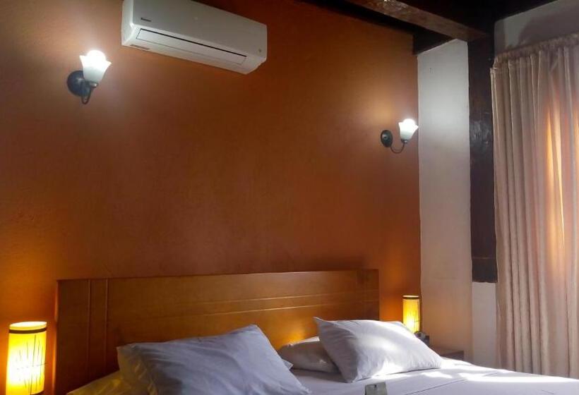 غرفة قياسية ثلاثية, Don Pedro De Heredia