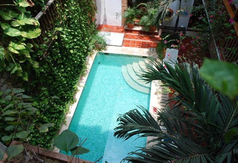 غرفة قياسية ثلاثية, Don Pedro De Heredia