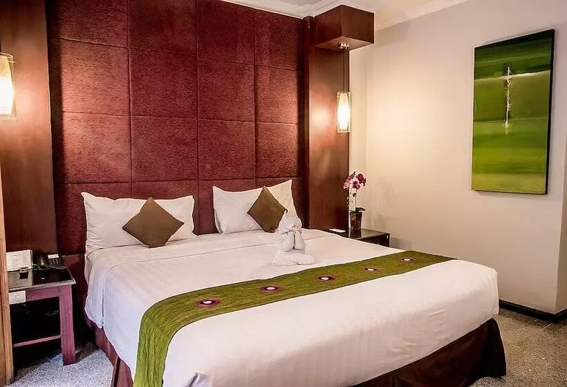 Deluxe-huone Allasnäkymä, Famous Hotel Kuta Formerly Permata Kuta