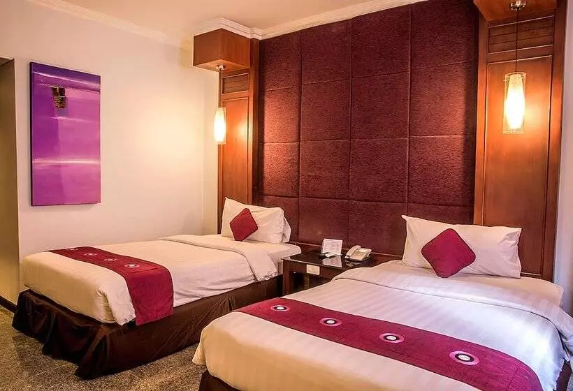 Deluxe-huone Allasnäkymä, Famous Hotel Kuta Formerly Permata Kuta