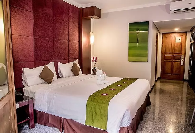 Deluxe-huone Allasnäkymä, Famous Hotel Kuta Formerly Permata Kuta