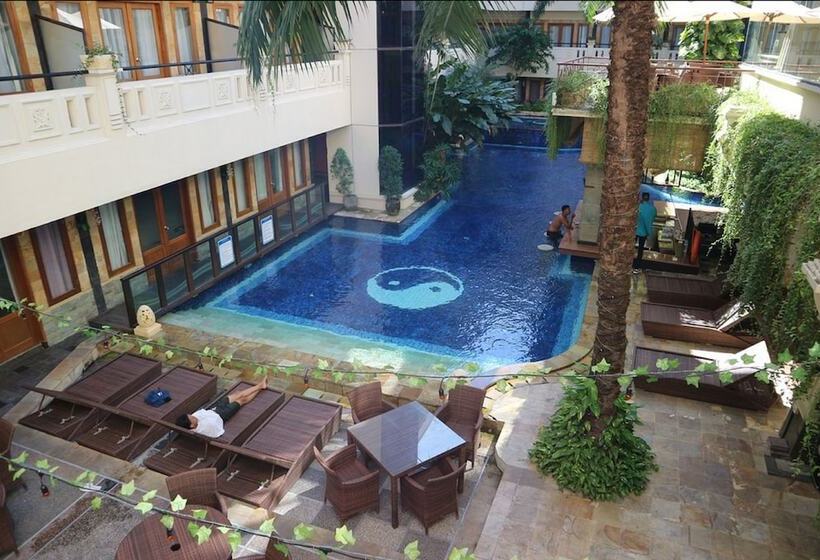 اتاق لوکس, Famous Hotel Kuta Formerly Permata Kuta
