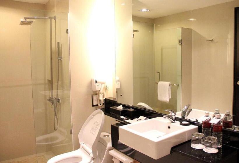 디럭스 룸, Grand City Hall Hotel & Serviced Residences