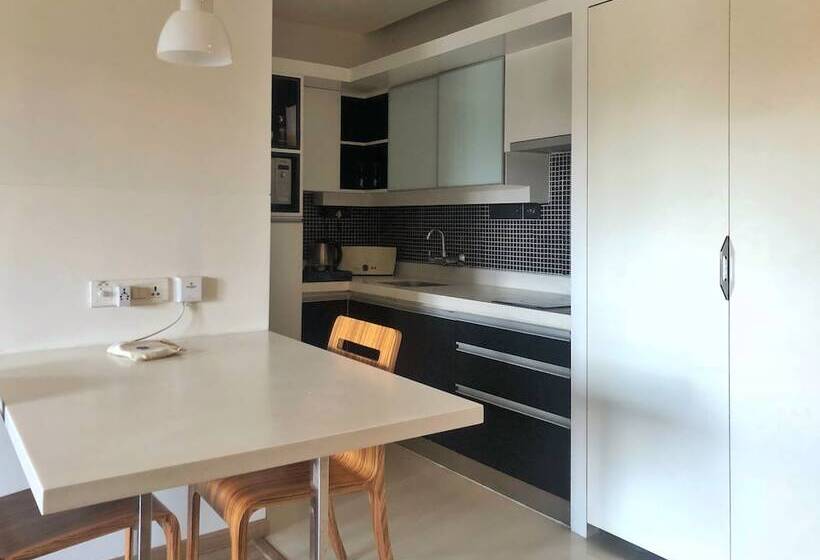 발코니가 있는 스위트, Grand Mercure Bangalore An Accor Brand