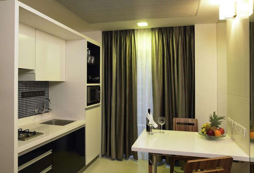 발코니가 있는 스위트, Grand Mercure Bangalore An Accor Brand