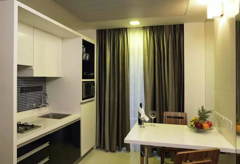 バルコニー付スイート, Grand Mercure Bangalore An Accor Brand